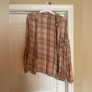 Pink Lily flannel, shades of pink. Very soft material. Size Large.